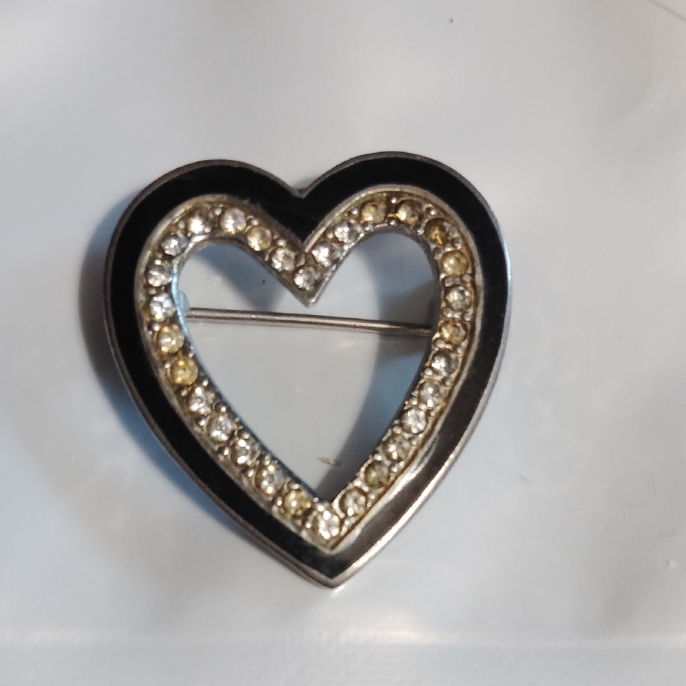 Super Cute Heart-Shaped Black and Silver Brooch